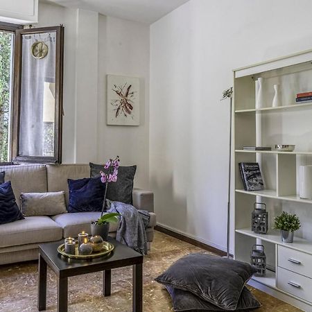 Cozy Roman Apartment With Parking Флоренция Экстерьер фото